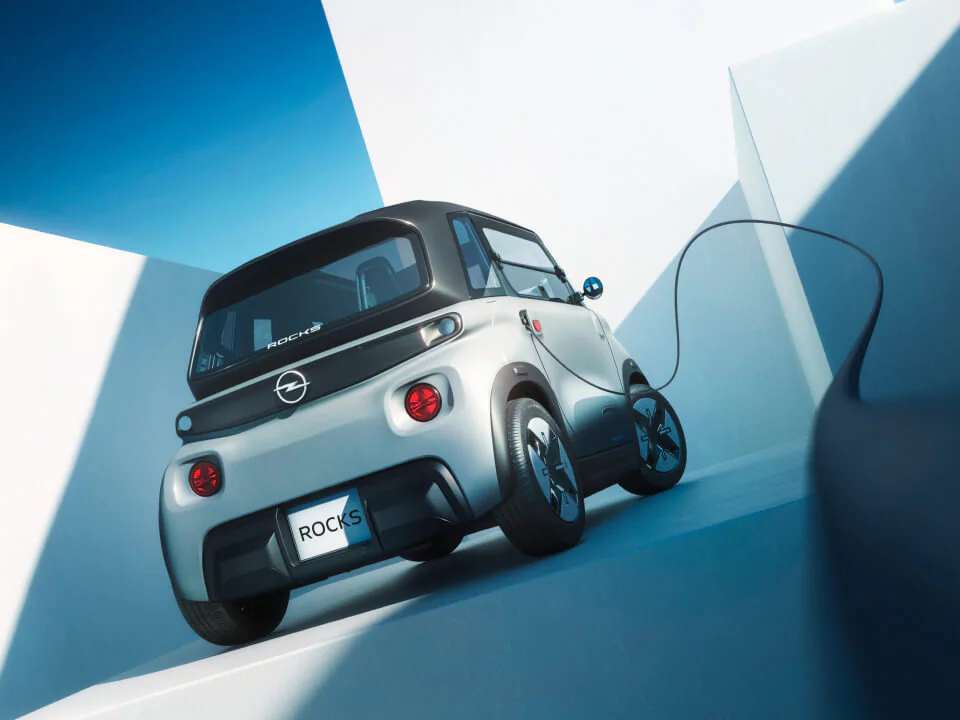 Opel rocks back charging 4x3 960x720